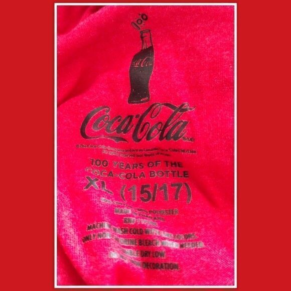 Classic Coca-Cola Graphic Tee Junior Size XL (15-17) - Picture 4 of 4